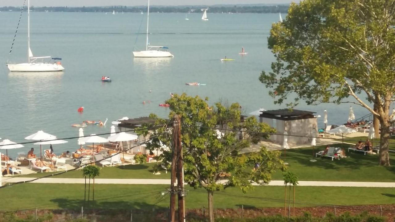 Lakeside Apartment 蒂豪尼 外观 照片